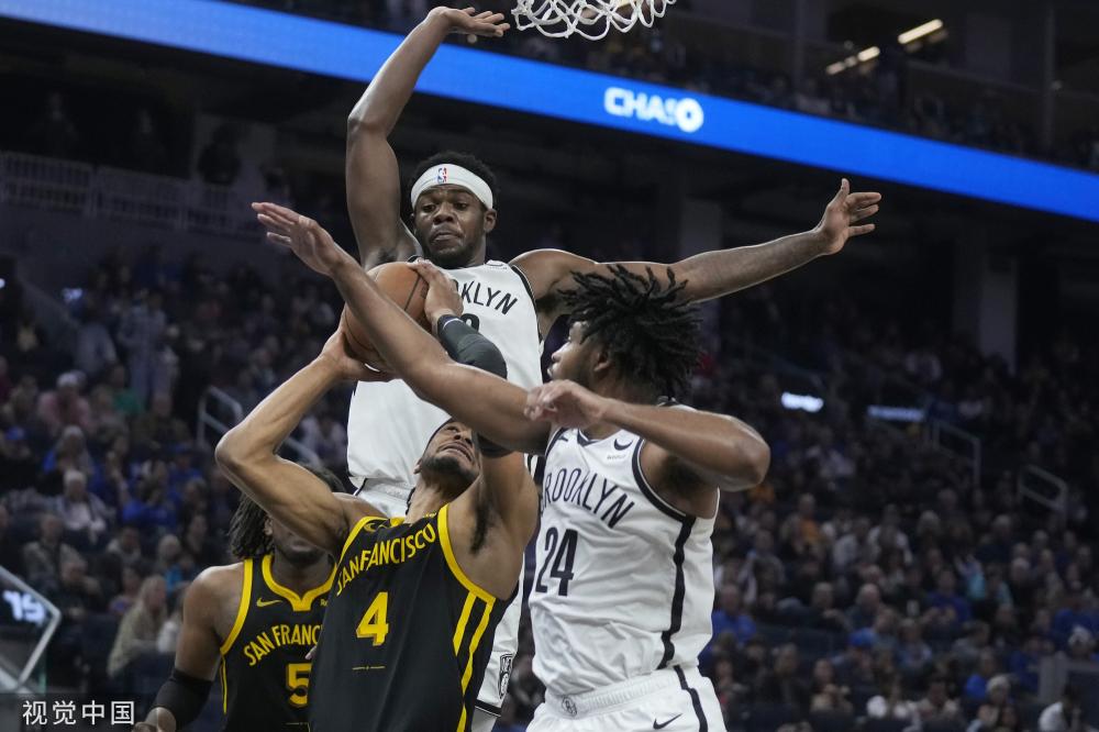 的赛场上一 的赛场上一